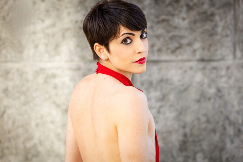 Federica Calderoni attrice italiana volto per produzioni cinematografiche e televisive